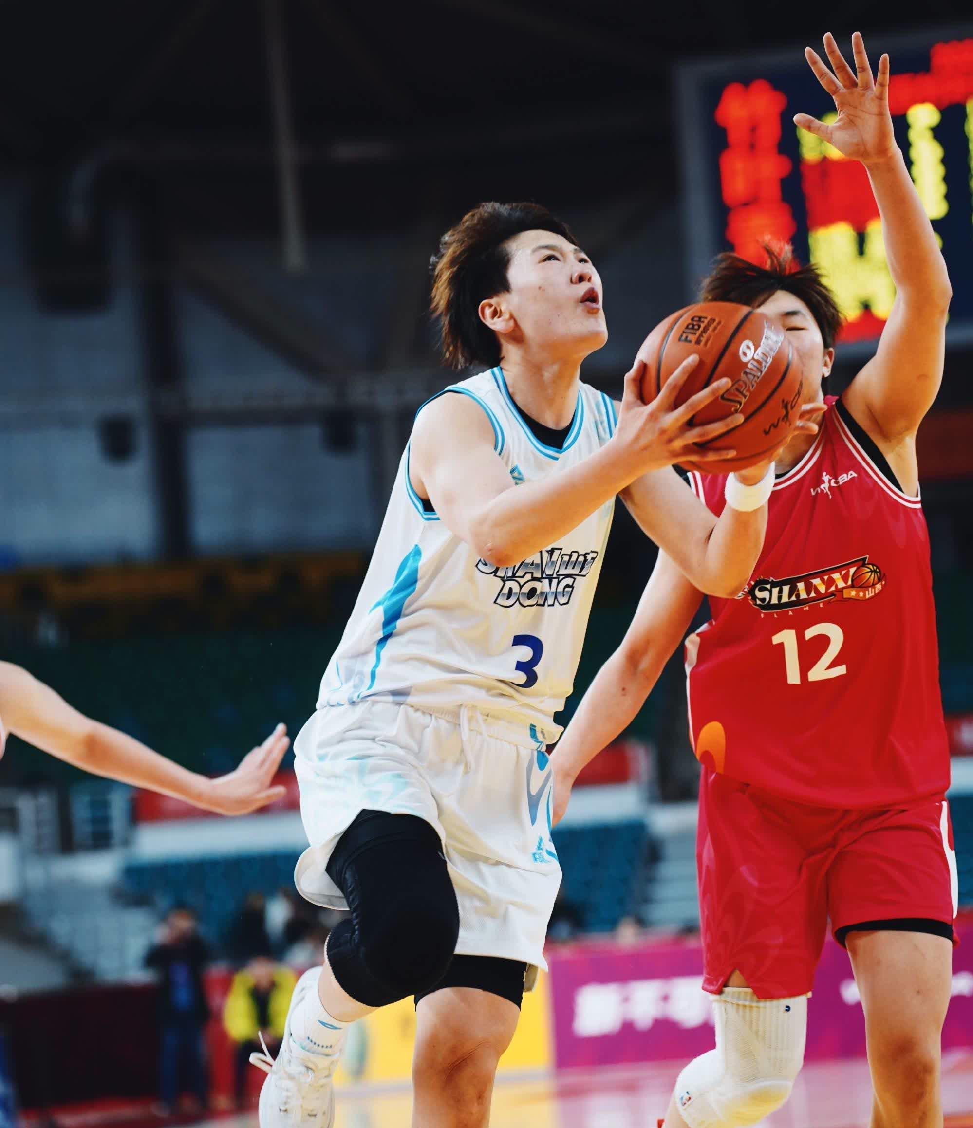 本赛季男篮联赛中球队实力对比引人关注 本赛季男篮联赛中球队实力对比引人关注