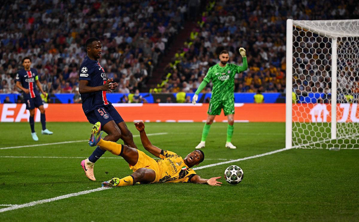 慕尼黑队在比赛中展现出色的控球能力 慕尼黑队在比赛中展现出色的控球能力