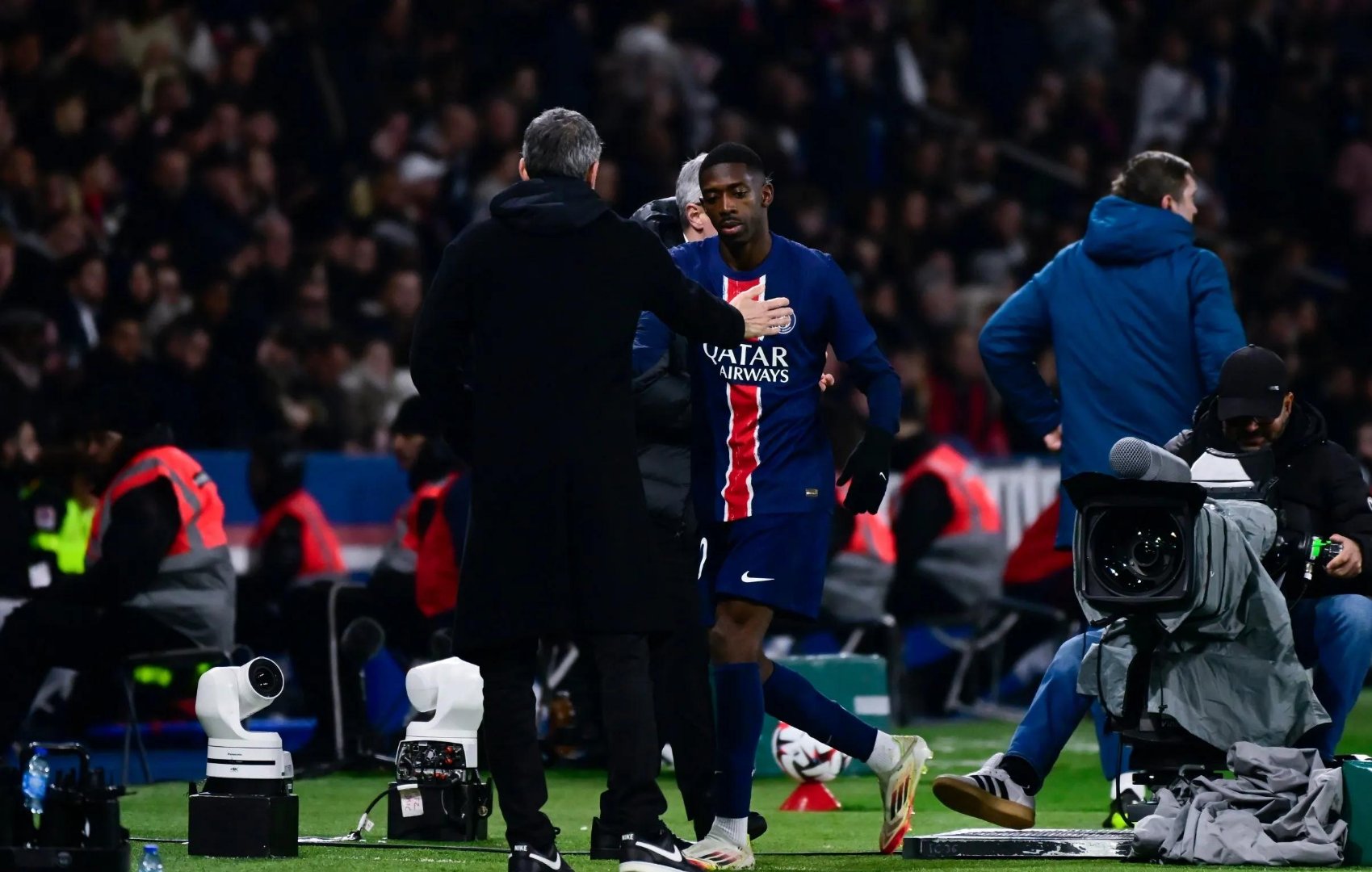 巴黎圣日耳曼球员备战备战下一轮比赛，信心十足的简单介绍