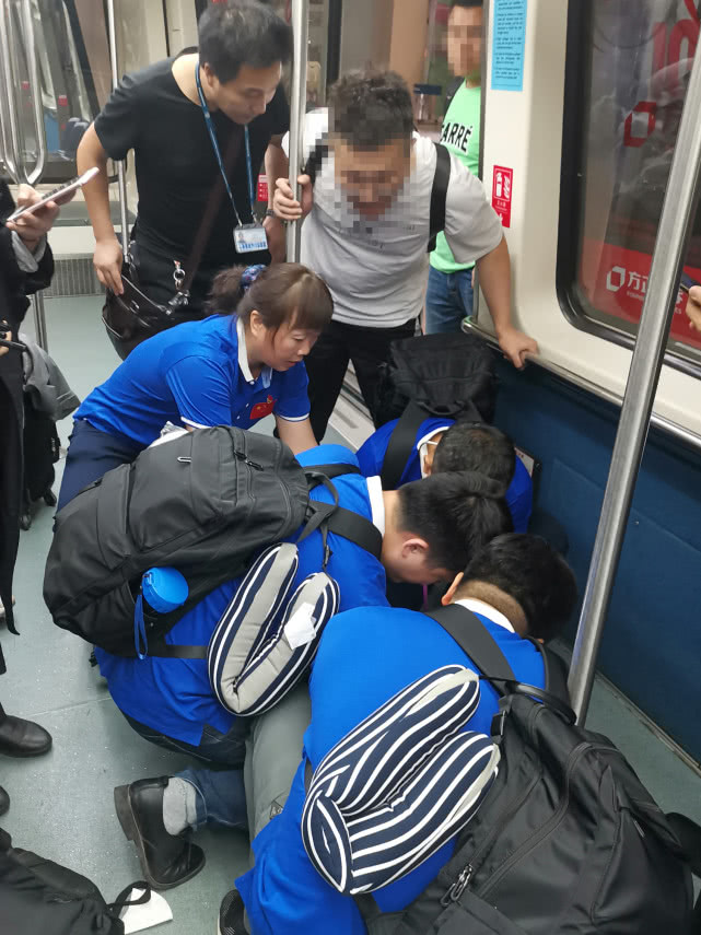 赞比亚队在比赛中遭遇困难