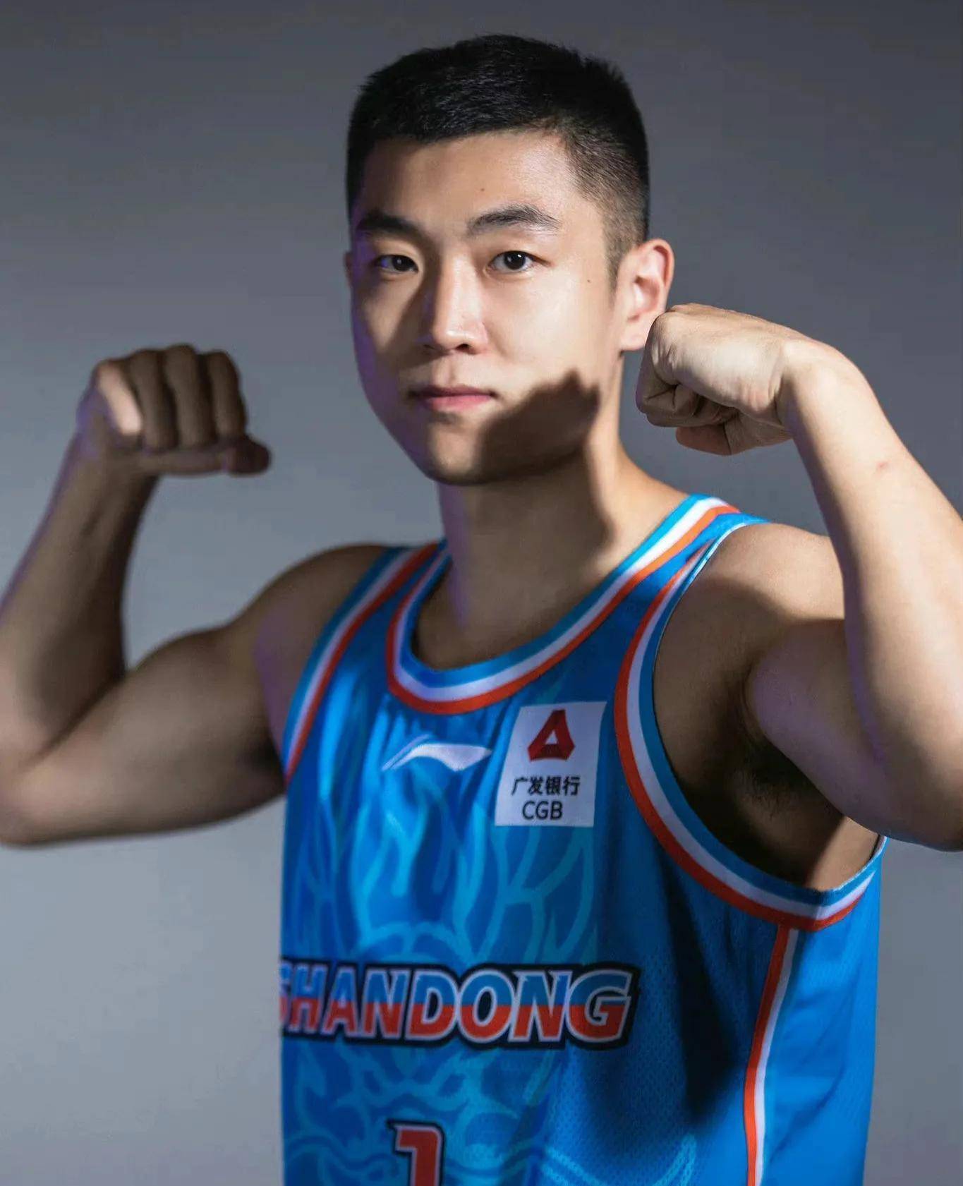 陕西男篮努力抵抗内蒙古队,遗憾落败 陕西男篮努力抵抗内蒙古队,遗憾落败