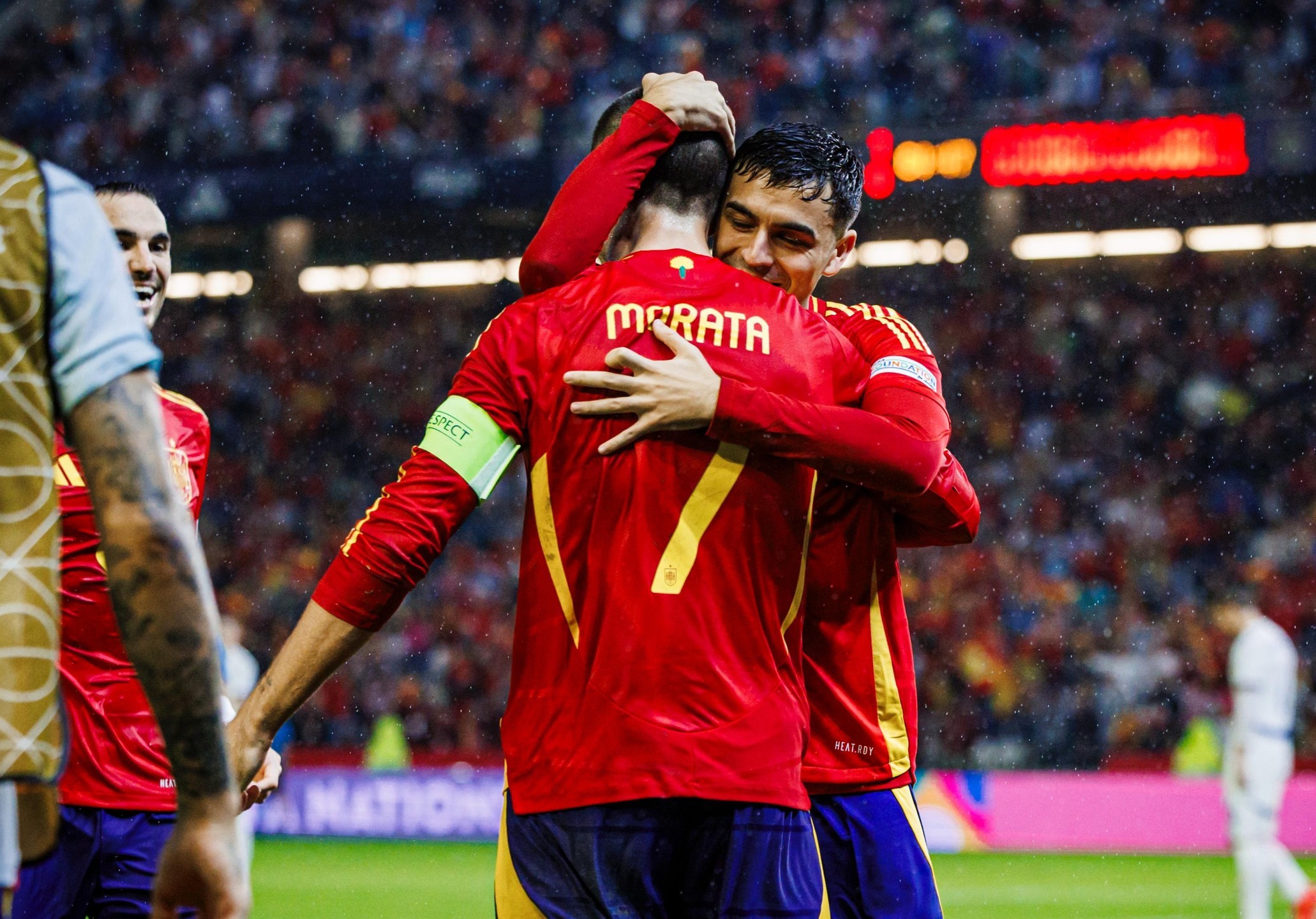 包含西班牙胜德国,小组出线形势稳健的词条 包含西班牙胜德国,小组出线形势稳健的词条