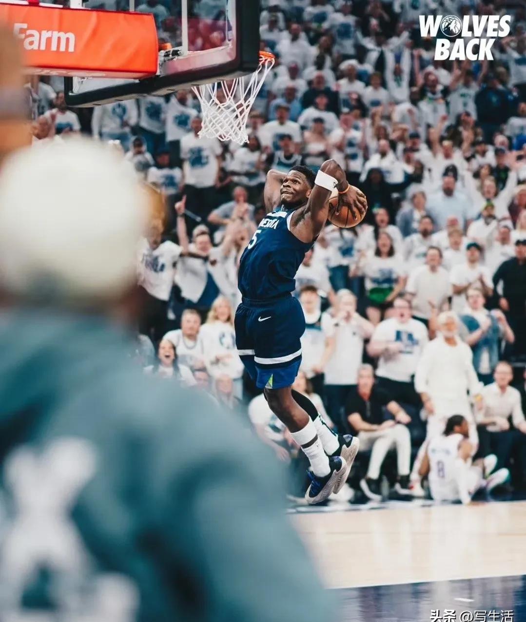 开拓者主场逆转森林狼，利拉德30分