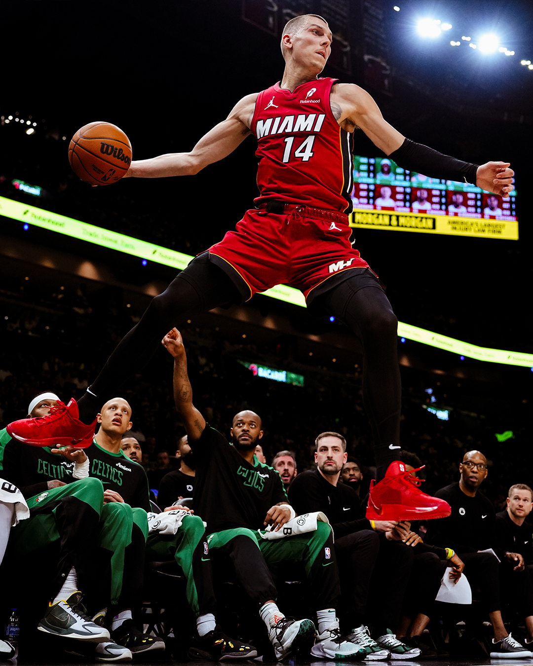 热火主场击败掘金，迎来连胜