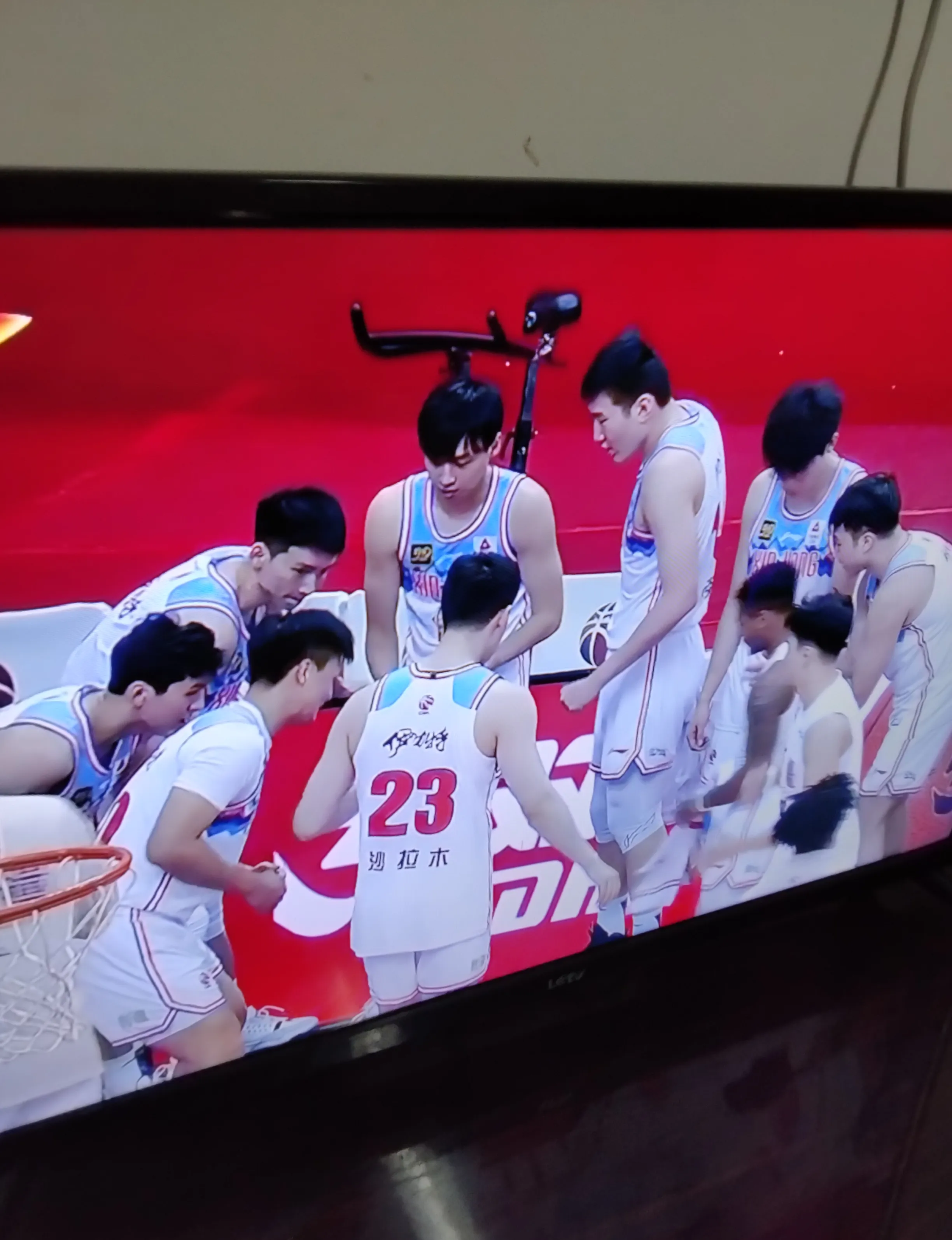 广州队不敌新疆队遭遇三连败 广州队不敌新疆队遭遇三连败